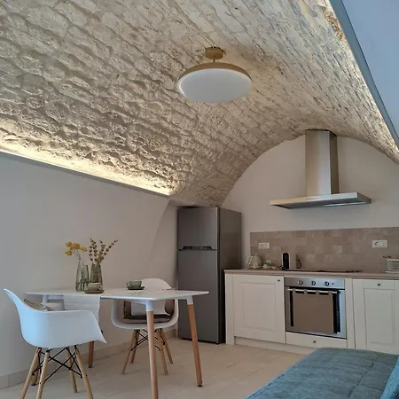 Πανσιόν Mazzini 5 *